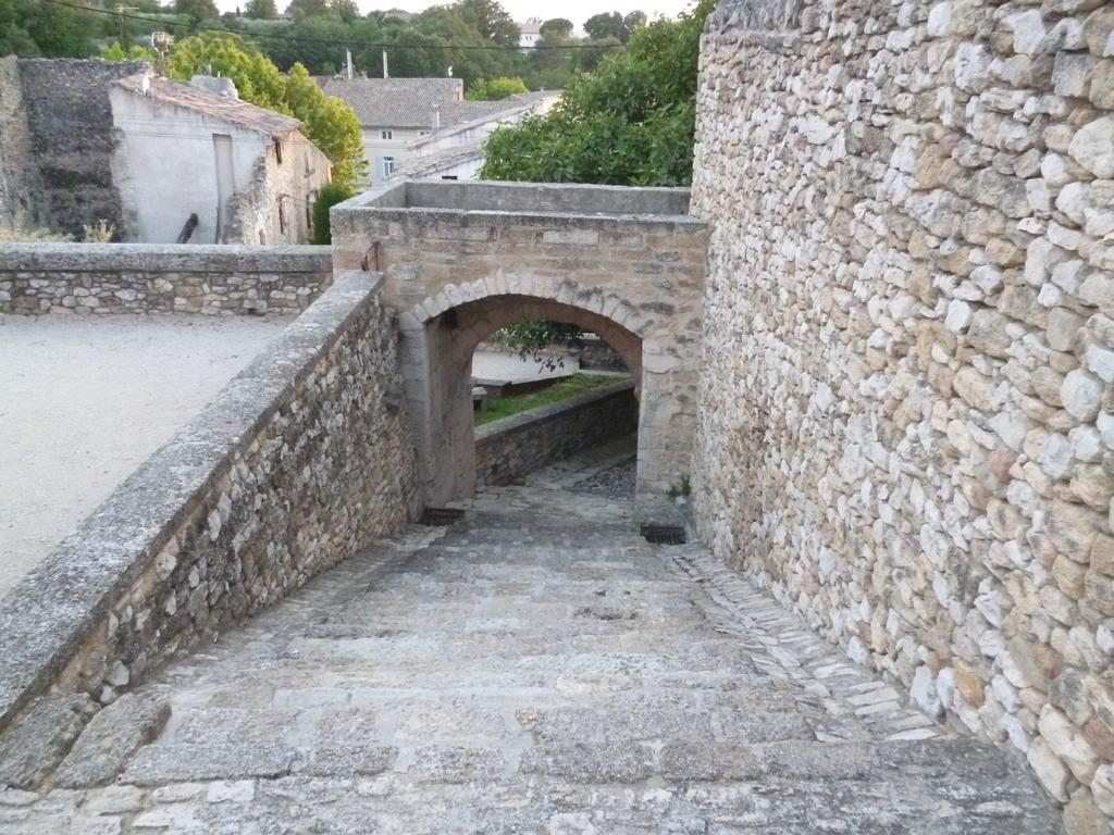 Gite Fa Mille Maison Bleu Robion en Luberon Exterior photo