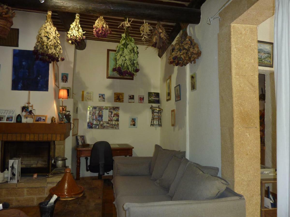 Gite Fa Mille Maison Bleu Robion en Luberon Exterior photo