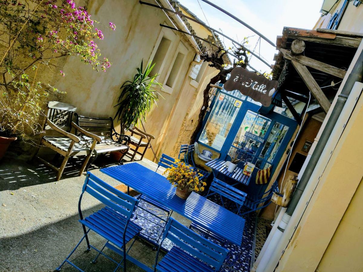 Gite Fa Mille Maison Bleu Robion en Luberon Exterior photo